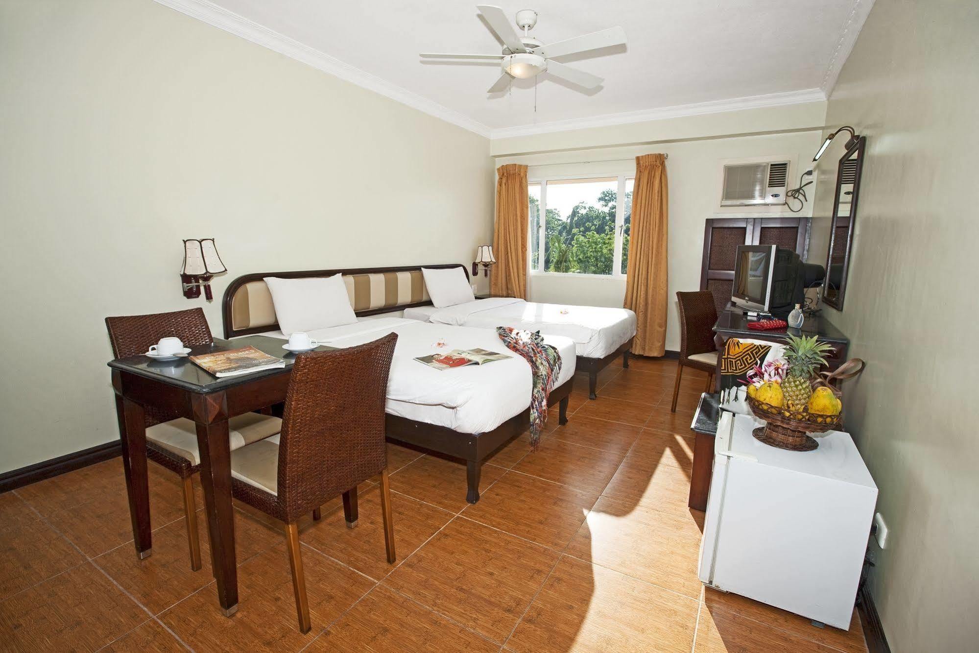 Egi Resort & Hotel Мактан Экстерьер фото