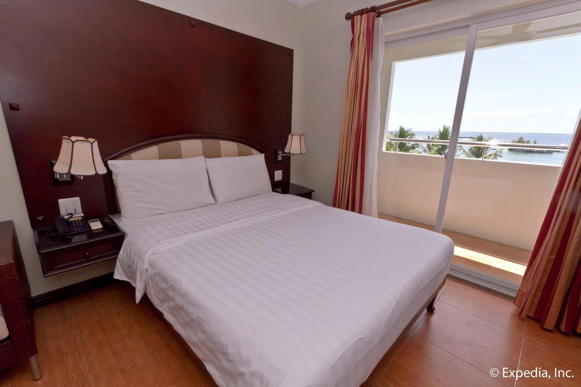 Egi Resort & Hotel Мактан Экстерьер фото